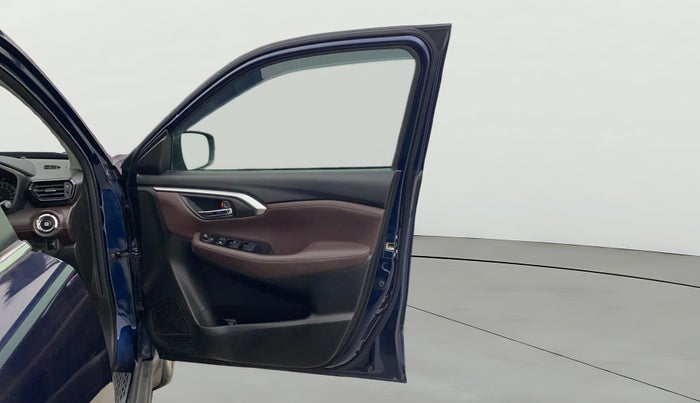 2022 Maruti Grand Vitara ALPHA SMART HYBRID ALLGRIP, Petrol, Manual, 59,379 km, RHS Front Door