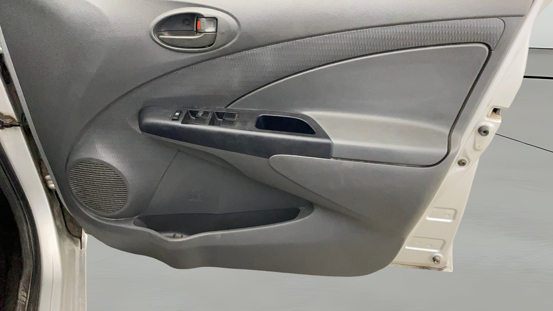 camera-Driver-Side-Door-Panels-Control
