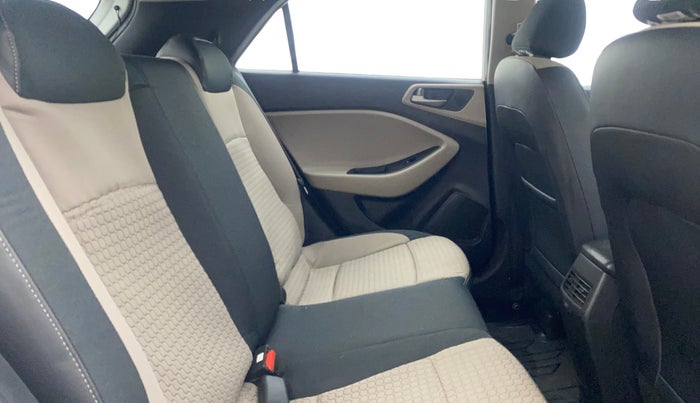 2017 Hyundai Elite i20 SPORTZ 1.2, Petrol, Manual, 67,116 km, Right Side Rear Door Cabin