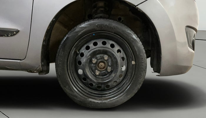 2016 Maruti Wagon R 1.0 VXI, CNG, Manual, 65,938 km, Right Front Wheel