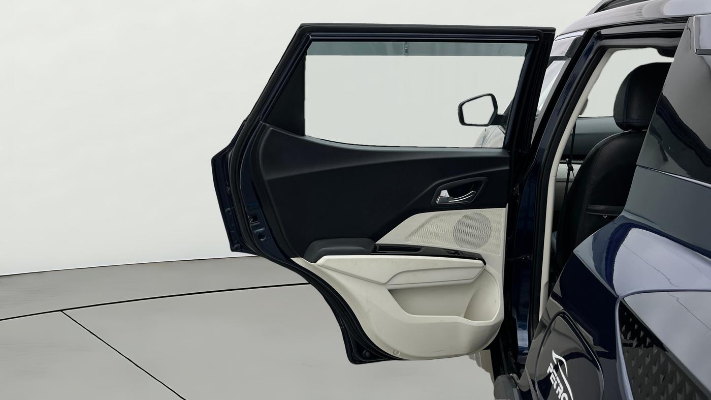 2024 Mahindra XUV 3XO AX5L 1.2 TGDi, Petrol, Manual, 25,170 km, LHS Rear Door