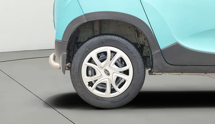 2016 Mahindra Kuv100 K6 PLUS 6 STR, Petrol, Manual, 30,379 km, Right Rear Wheel
