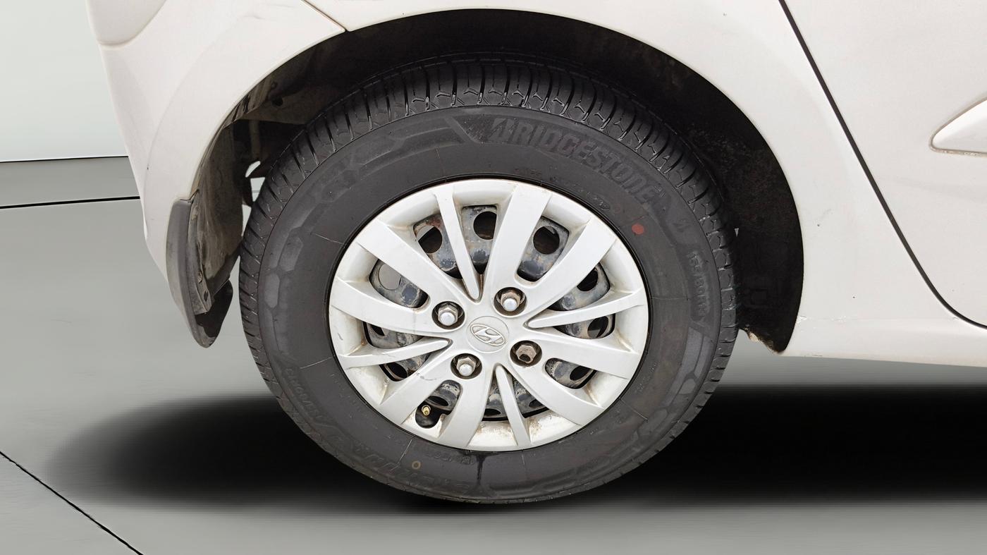 2013 Hyundai i10 SPORTZ 1.2, Petrol, Manual, 42,103 km, Right Rear Wheel