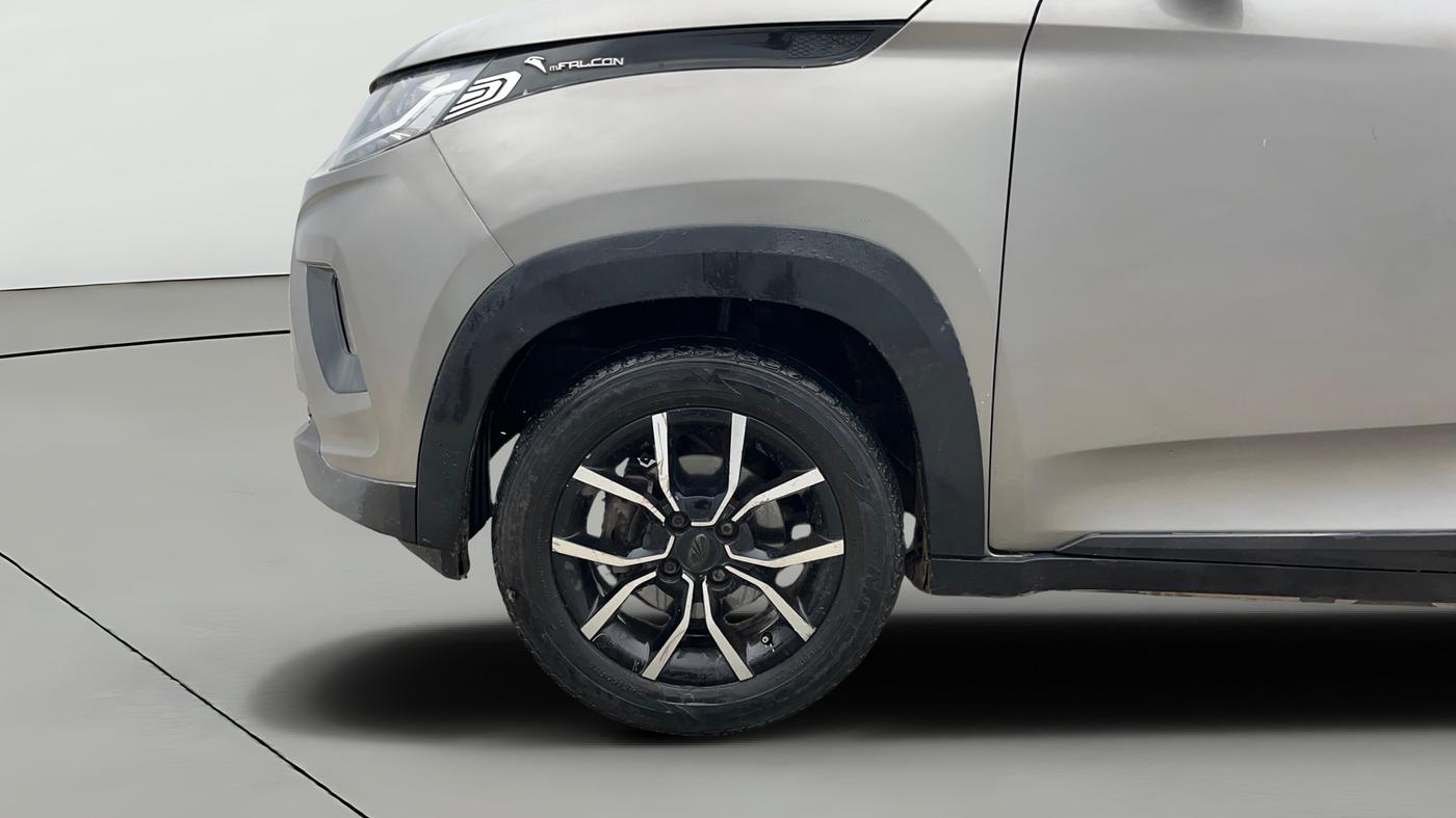 2017 Mahindra KUV 100 NXT K8 P 6 STR, Petrol, Manual, 54,683 km, Left Front Wheel