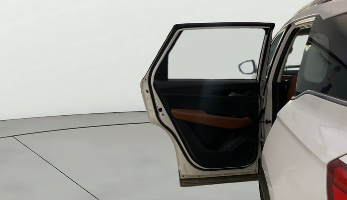 2020 MG HECTOR PLUS SMART 2.0 DIESEL TURBO MT 6-STR, Diesel, Manual, 1,42,262 km, LHS Rear Door