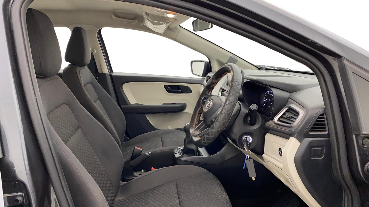 2021 Tata ALTROZ XM PLUS PETROL, CNG, Manual, 56,683 km, Right Side Front Door Cabin
