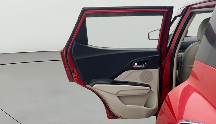 2021 Mahindra XUV300 W8 1.2 PETROL, Petrol, Manual, 58,461 km, LHS Rear Door