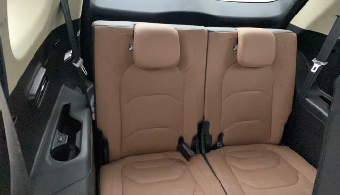 2023 MG HECTOR PLUS SHARP PRO 2.0 TURBO DIESEL 7 STR, Diesel, Manual, 49,840 km, Third Seat Row ( optional )