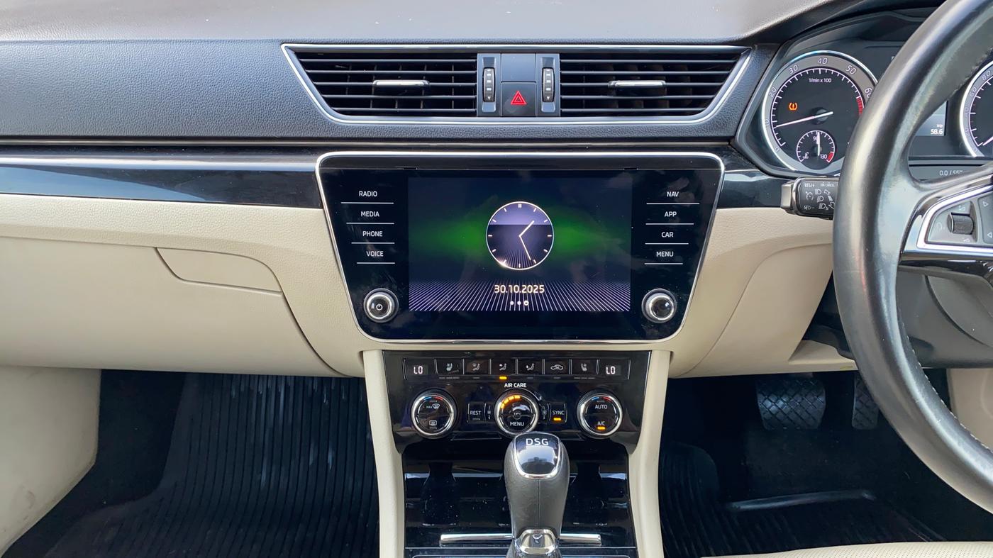 2018 Skoda Superb L&K 1.8 TSI AT, Petrol, Automatic, 82,371 km, Air Conditioner
