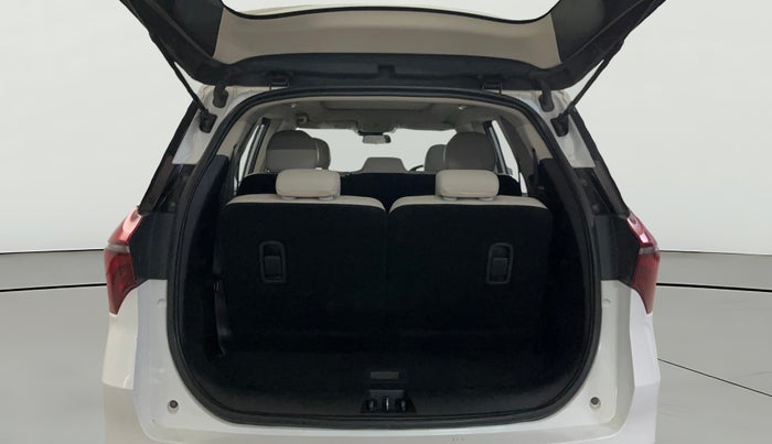 2022 Mahindra XUV700 AX 7 LUXURY D MT 7 STR, Diesel, Manual, 48,333 km, Boot Open Zoomed View