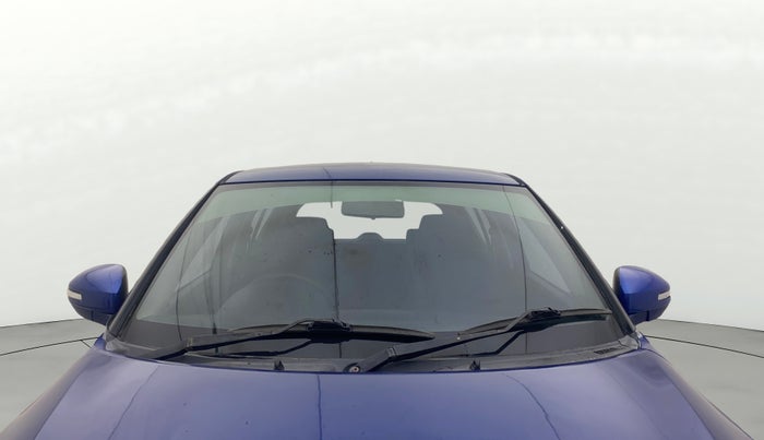 2013 Maruti Swift VXI, Petrol, Manual, 1,08,127 km, Front Windshield