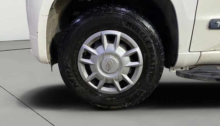 2018 Mahindra TUV300 T6 PLUS, Diesel, Manual, 57,016 km, Left Front Wheel