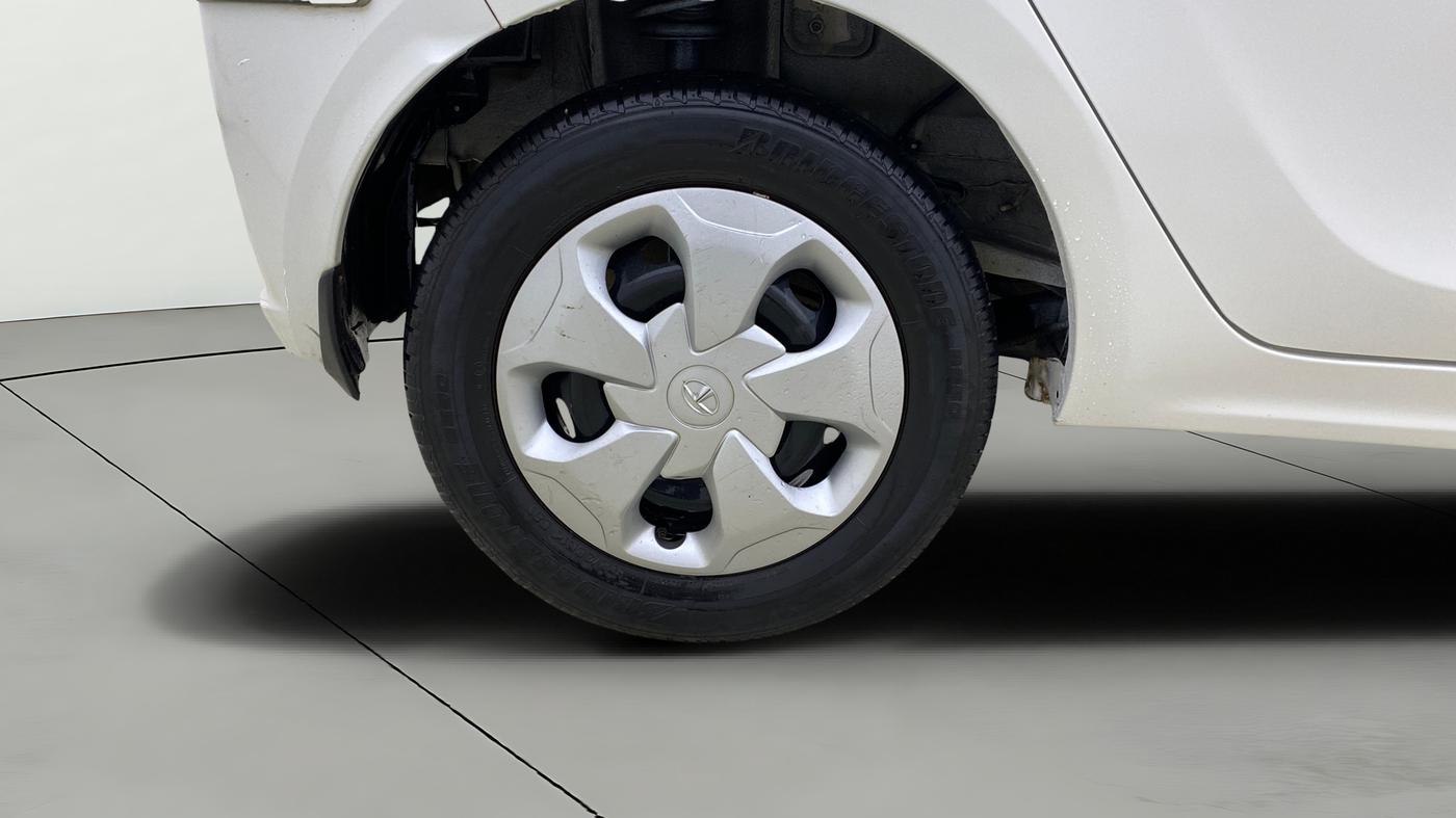 2020 Tata Tiago XT PETROL, Petrol, Manual, 31,698 km, Right Rear Wheel
