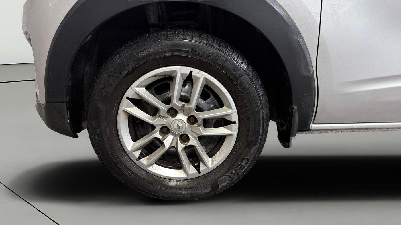 2019 Renault TRIBER RXT, Petrol, Manual, 17,775 km, Left Front Wheel