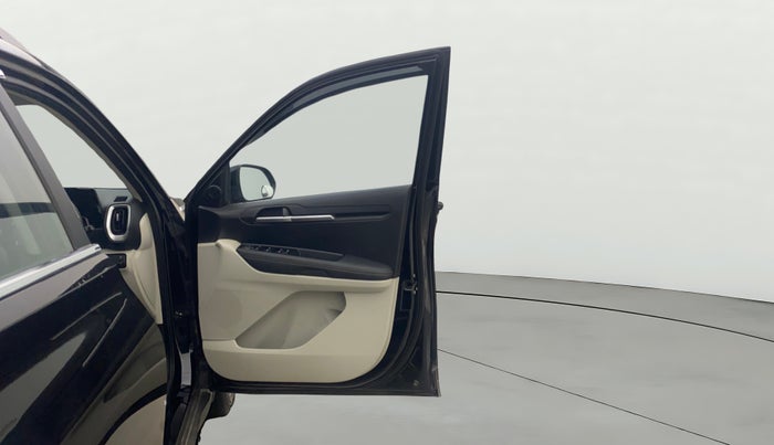 2021 KIA SONET HTX 1.5 AT, Diesel, Automatic, 65,145 km, RHS Front Door