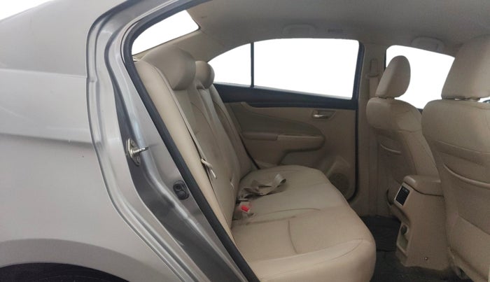 2018 Maruti Ciaz ZETA DIESEL 1.3, Diesel, Manual, 81,188 km, Right Side Rear Door Cabin