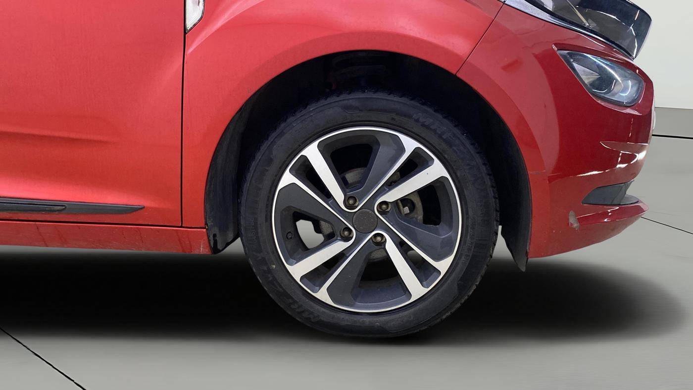 2021 Tata ALTROZ XZ PETROL, Petrol, Manual, 14,367 km, Right Front Wheel