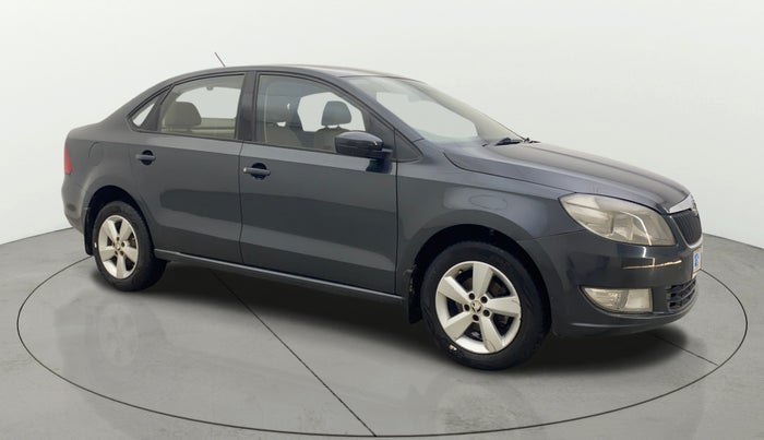 2016 Skoda Rapid 1.6 MPI STYLE PLUS AT, Petrol, Automatic, 87,383 km, Right Front Diagonal