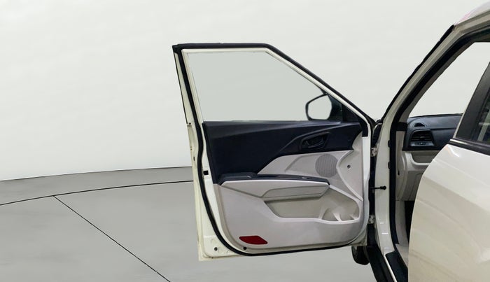 2021 Mahindra XUV300 W6 1.5 DIESEL AMT, Diesel, Automatic, 94,572 km, LHS Front Door