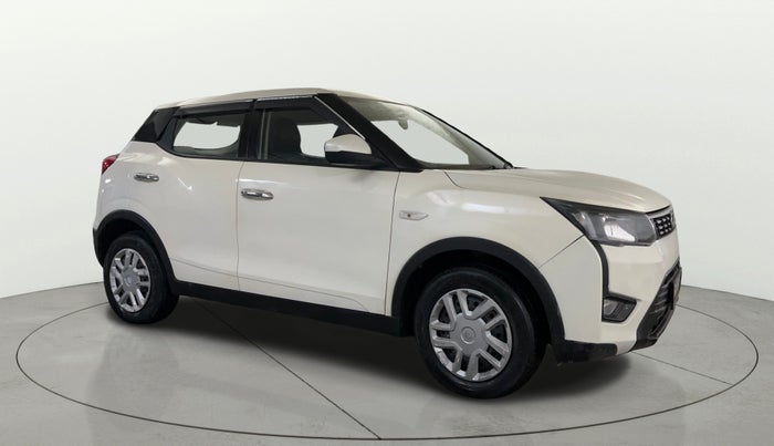 2020 Mahindra XUV300 W4 1.2 PETROL, Petrol, Manual, 76,769 km, Right Front Diagonal