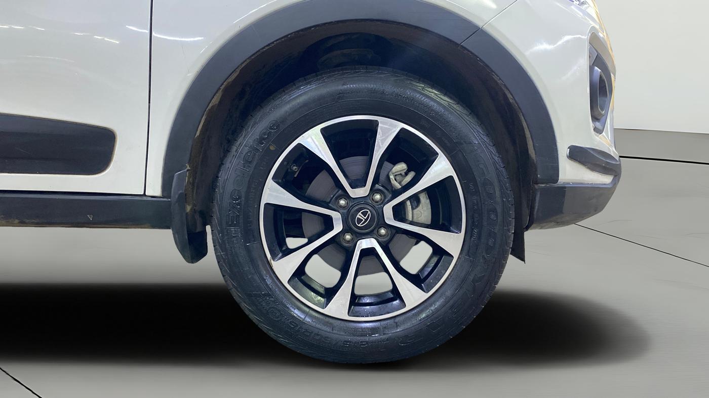 2021 Tata NEXON XZ PLUS PETROL, Petrol, Manual, 18,114 km, Right Front Wheel
