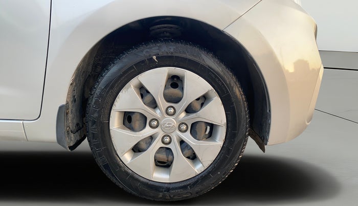 2017 Hyundai Xcent E+, Petrol, Manual, 1,01,762 km, Right Front Wheel