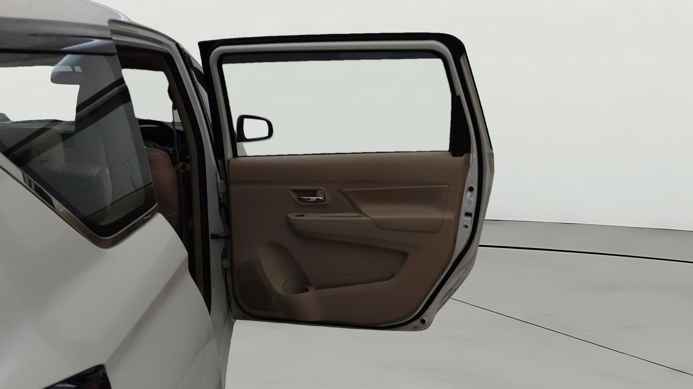 2024 Maruti Ertiga ZXI (O) CNG, CNG, Manual, 27,870 km, RHS Rear Door