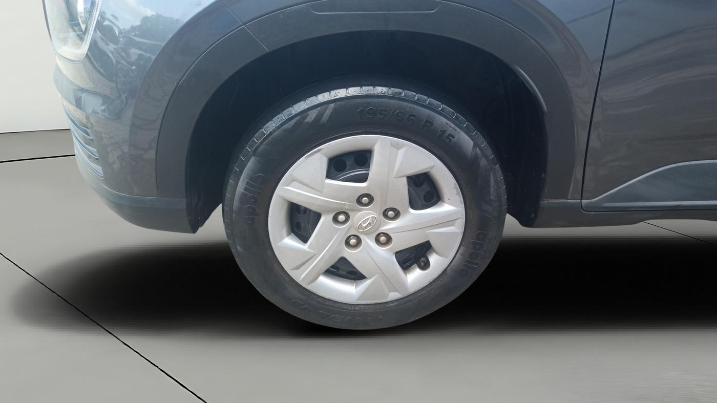 2022 Hyundai VENUE SX 1.2 PETROL, Petrol, Manual, 33,977 km, Left Front Wheel