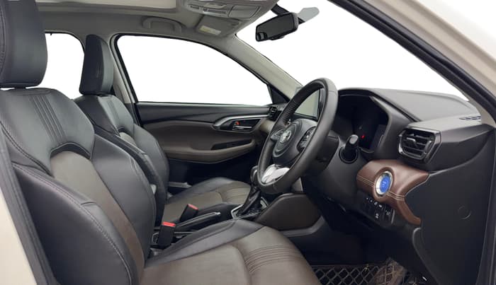 2024 Toyota URBAN CRUISER HYRYDER V HYBRID, Hybrid, Automatic, 30,657 km, Right Side Front Door Cabin