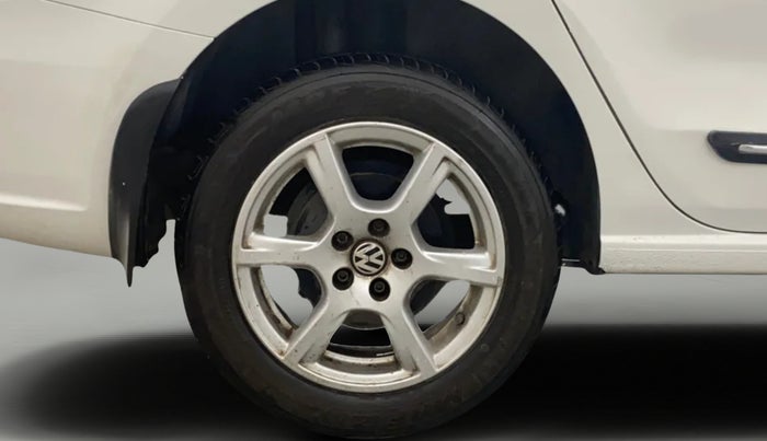 2014 Volkswagen Vento HIGHLINE PETROL AT, Petrol, Automatic, 31,816 km, Right Rear Wheel