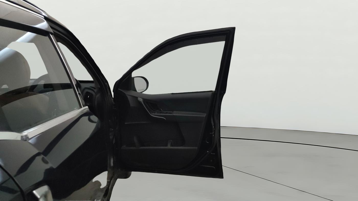 2019 Mahindra XUV500 W5, Diesel, Manual, 60,258 km, RHS Front Door