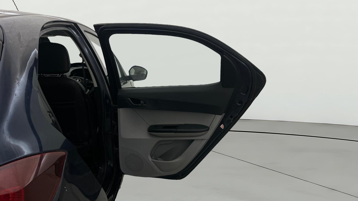 2022 Tata Tiago XT CNG, CNG, Manual, 1,13,357 km, RHS Rear Door
