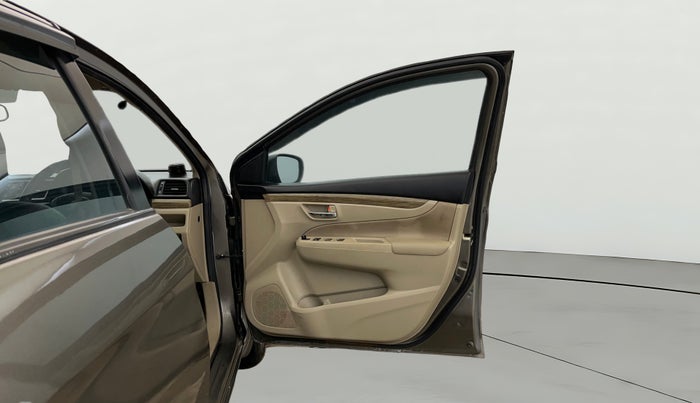 2022 Maruti Ciaz SIGMA 1.5 SHVS MT  PETROL, Petrol, Manual, 61,465 km, RHS Front Door