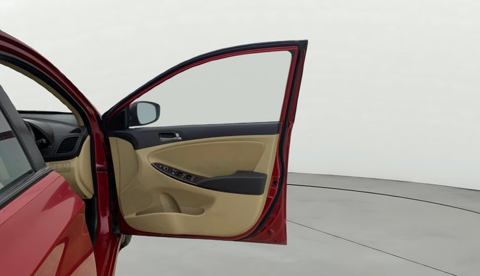 2017 Hyundai Verna 1.6 VTVT SX O, Petrol, Manual, 50,266 km, RHS Front Door