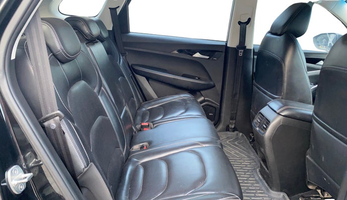 2022 MG HECTOR SHARP 2.0 DIESEL, Diesel, Manual, 33,350 km, Right Side Rear Door Cabin