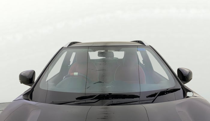 2022 Nissan MAGNITE XV PREMIUM TURBO CVT, Petrol, Automatic, 18,165 km, Front Windshield