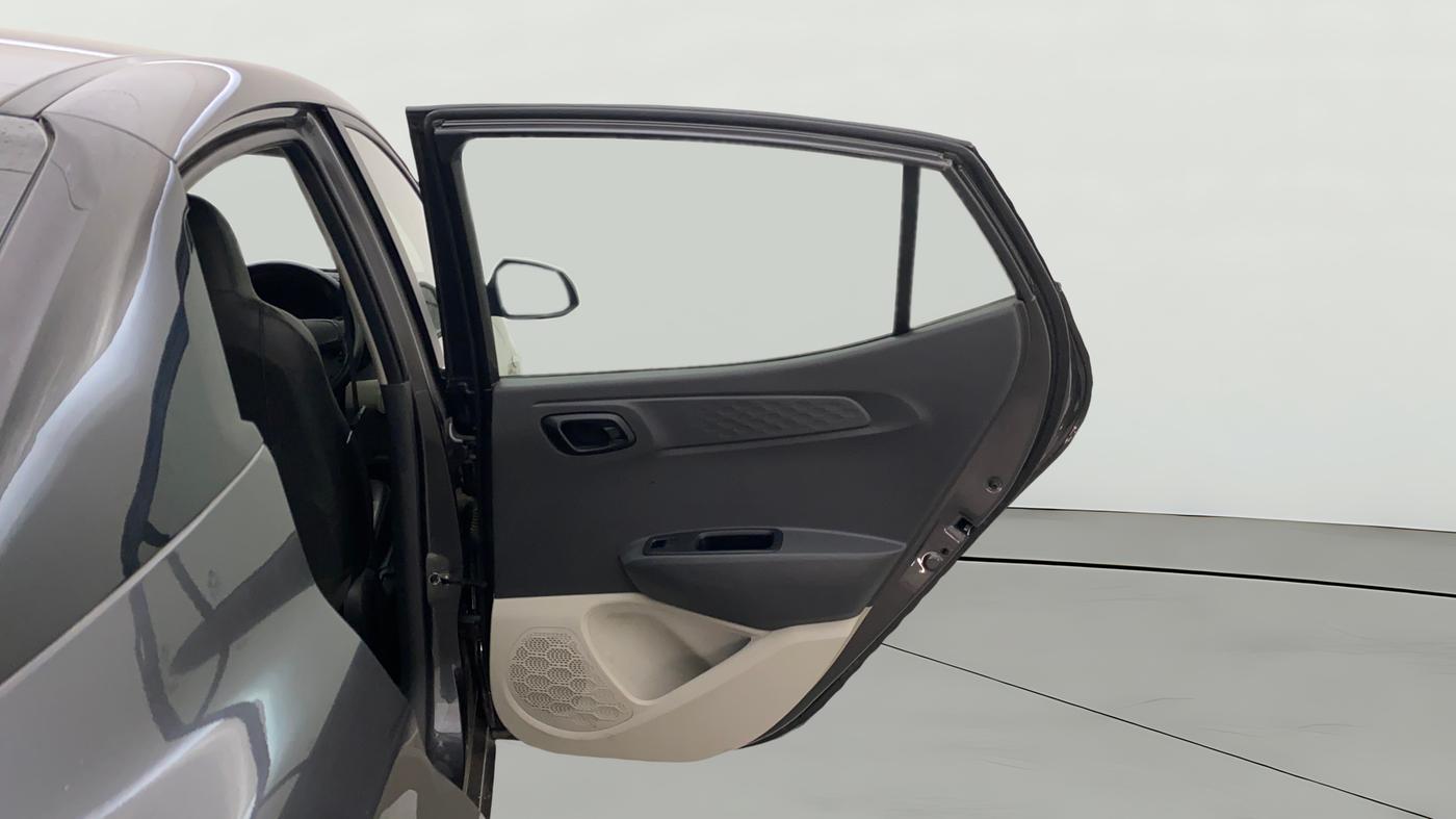 2022 Hyundai AURA S 1.2 CNG, CNG, Manual, 38,882 km, RHS Rear Door