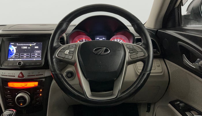 2021 Mahindra XUV300 W8 (O) 1.5 DIESEL, Diesel, Manual, 74,257 km, Steering Wheel Close Up
