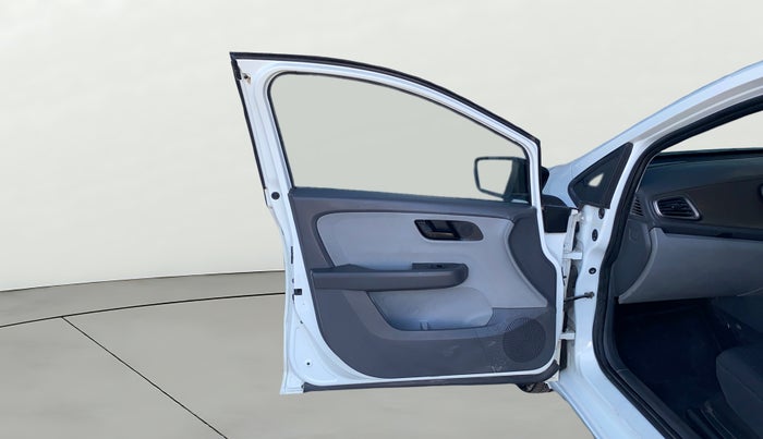 2021 Tata ALTROZ XT DIESEL, Diesel, Manual, 93,147 km, LHS Front Door