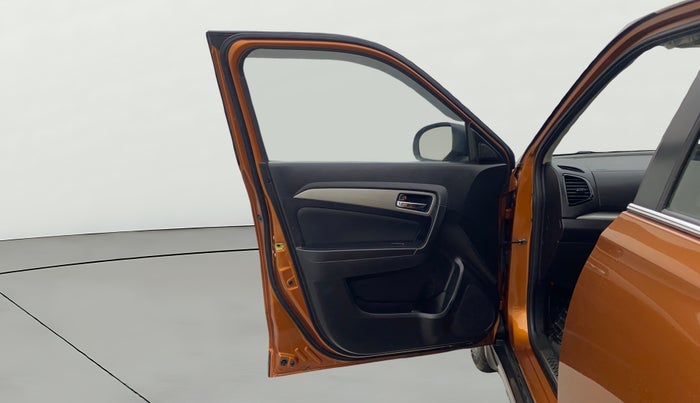 2019 Maruti Vitara Brezza ZDI PLUS AT DUAL TONE, Diesel, Automatic, 76,908 km, LHS Front Door