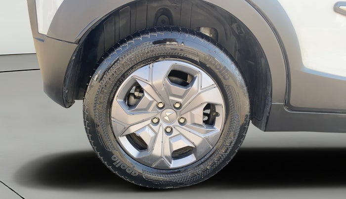 2024 Mahindra XUV 3XO MX3 Pro 1.2 L TCMPFi, Petrol, Manual, 15,478 km, Right Rear Wheel