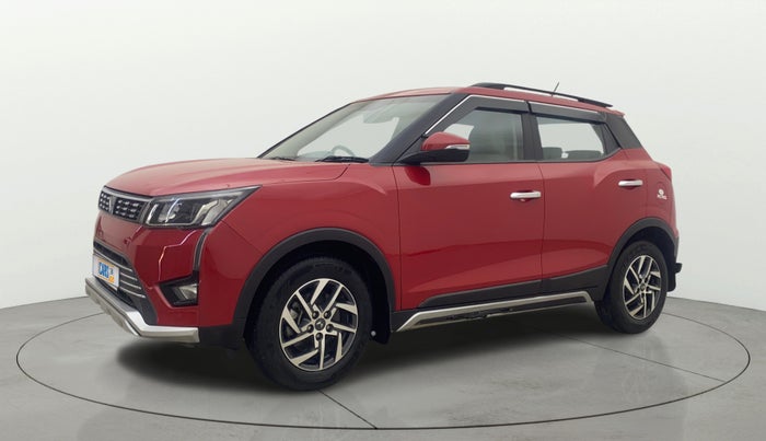 2023 Mahindra XUV300 W8 (O) 1.2 PETROL AMT, Petrol, Automatic, 18,366 km, Left Front Diagonal