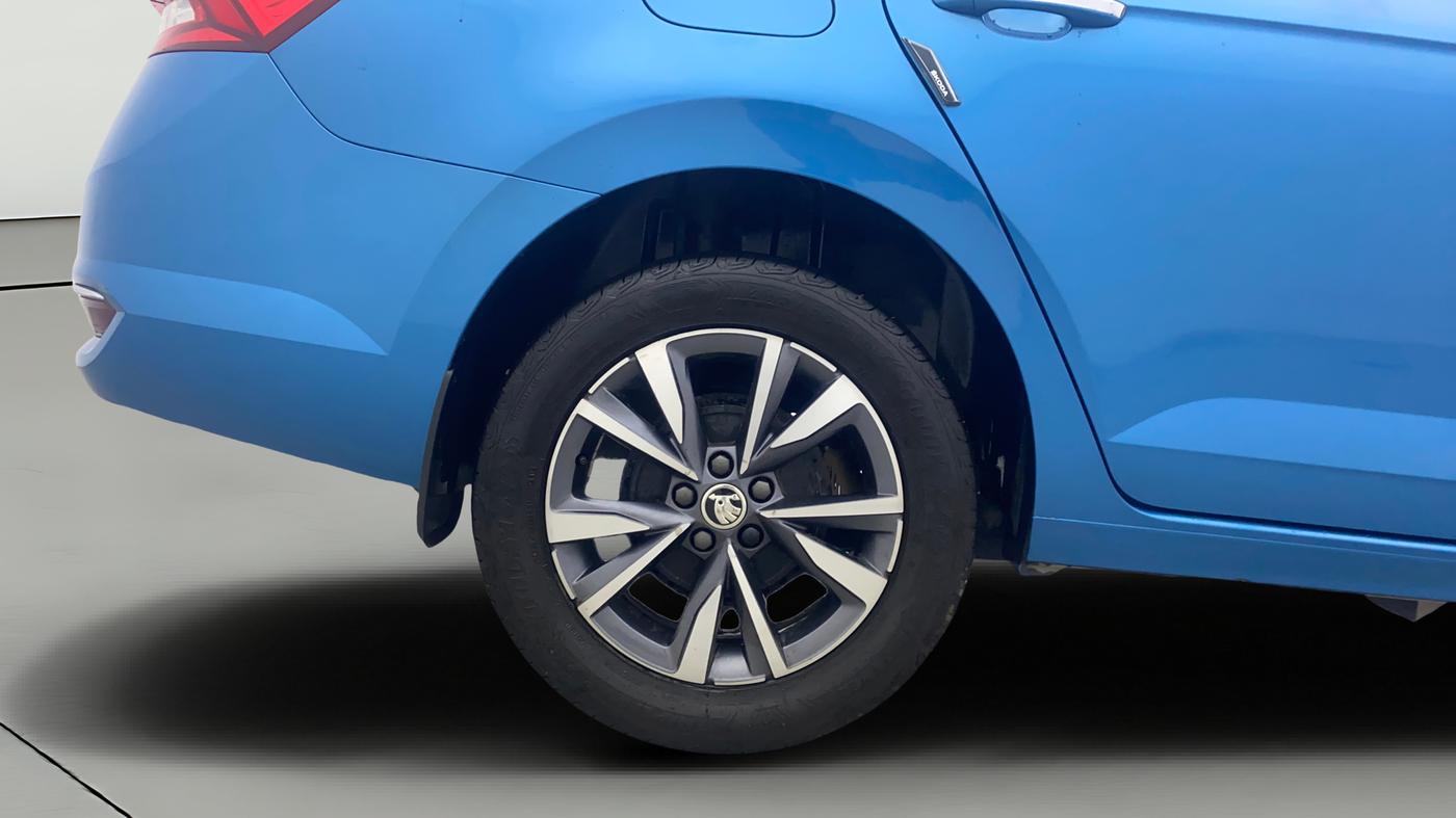 2022 Skoda SLAVIA STYLE 1.0L TSI AT, Petrol, Automatic, 17,626 km, Right Rear Wheel