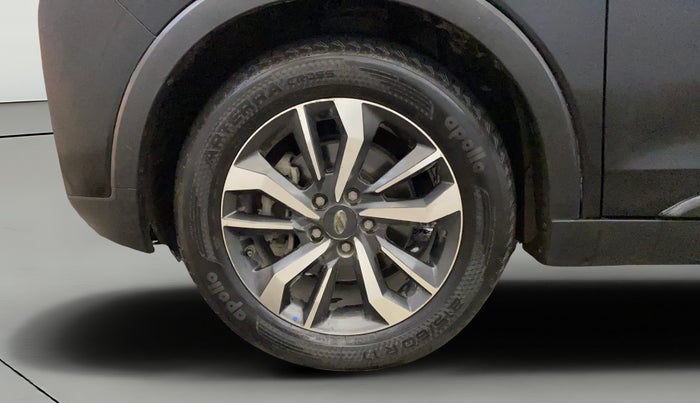 2020 Mahindra XUV300 W8 (O) 1.2 PETROL, Petrol, Manual, 83,644 km, Left Front Wheel