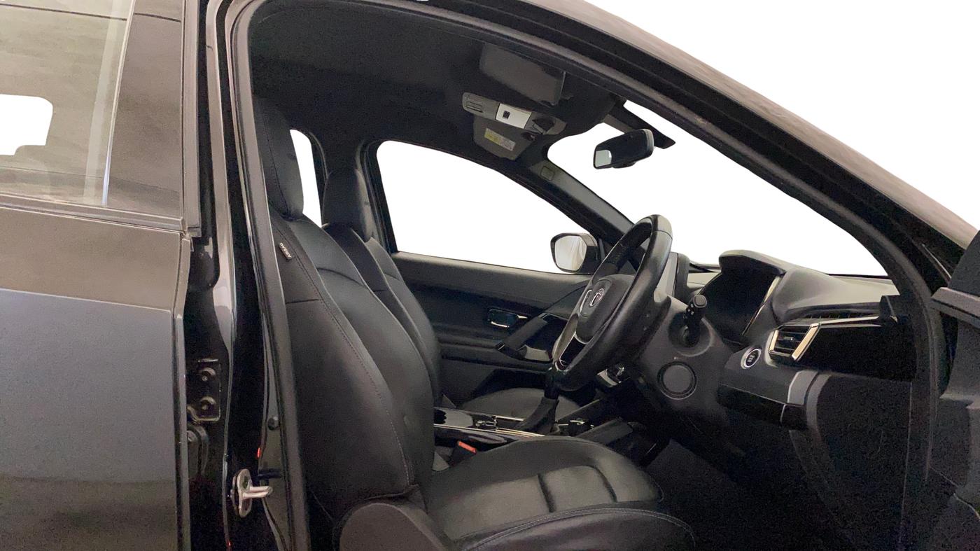 2022 Tata Safari XZA PLUS DARK EDITION, Diesel, Automatic, 35,053 km, Right Side Front Door Cabin