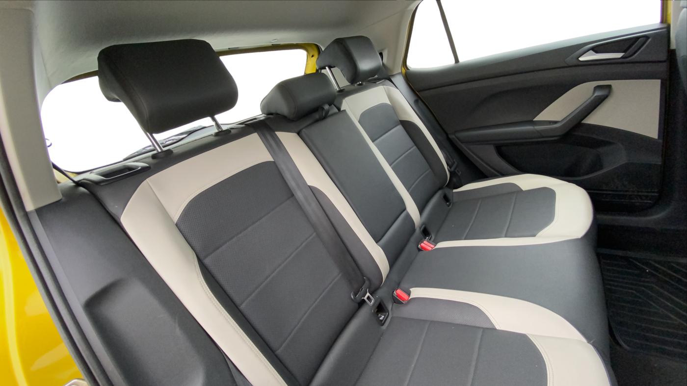 2023 Volkswagen TAIGUN TOPLINE 1.0 TSI AT, Petrol, Automatic, 34,848 km, Right Side Rear Door Cabin
