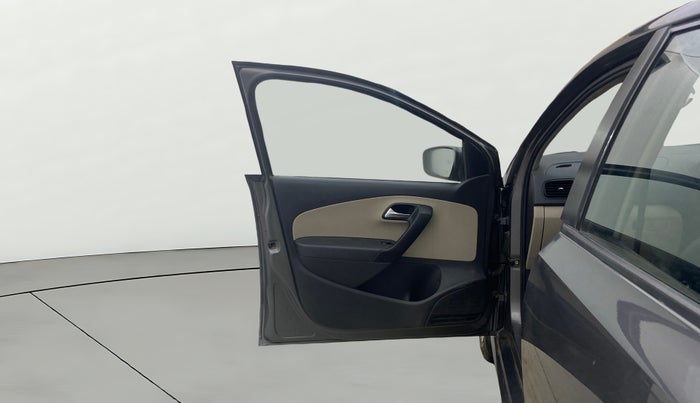 2013 Volkswagen Polo COMFORTLINE 1.2L, Diesel, Manual, 97,390 km, LHS Front Door