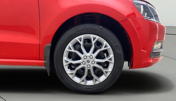 2016 Volkswagen Polo COMFORTLINE 1.2L, Petrol, Manual, 36,599 km, Right Front Wheel