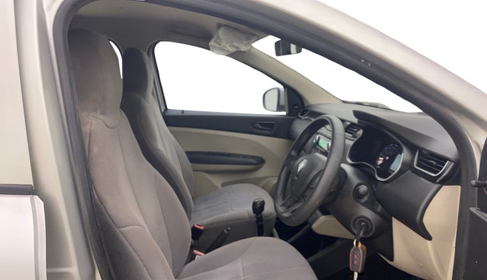 2020 Renault TRIBER RXL MT, Petrol, Manual, 27,600 km, Right Side Front Door Cabin