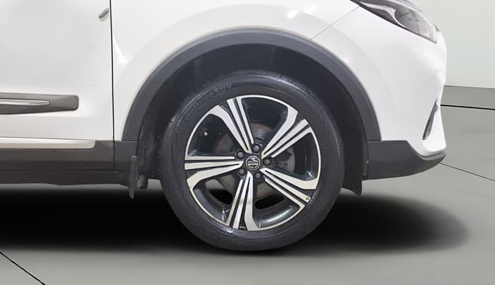 2022 MG ASTOR SAVVY 1.5 CVT, Petrol, Automatic, 65,146 km, Right Front Wheel